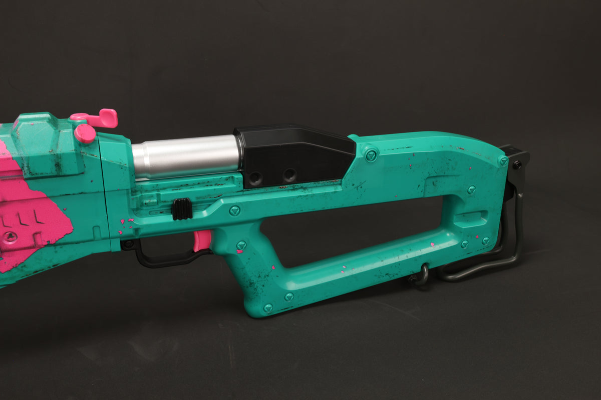 Cyberpunk 2077 GUTS 1:1 Scale Shotgun Replica – 32 Inch Prop with Pump Action, Light Sound Smoke FX & Display Stand